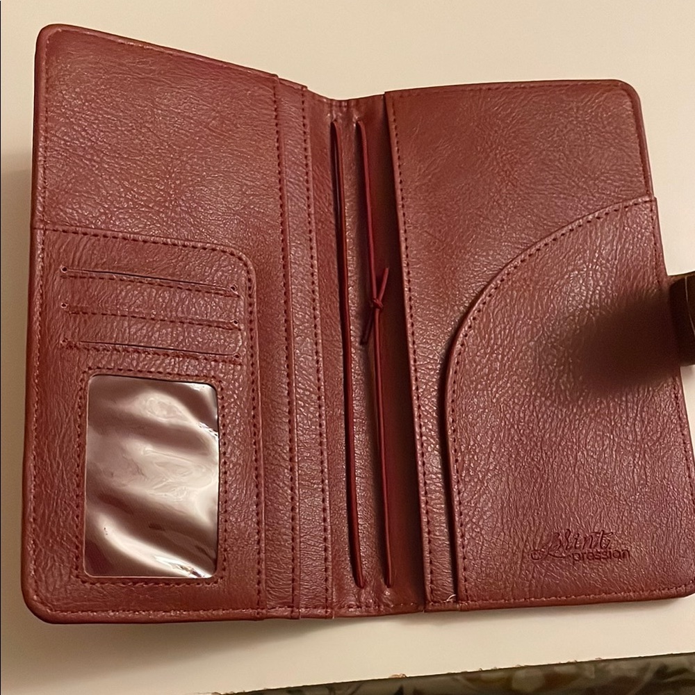 BLINT PRESSION: Elegant brown vegan Leather Wallet